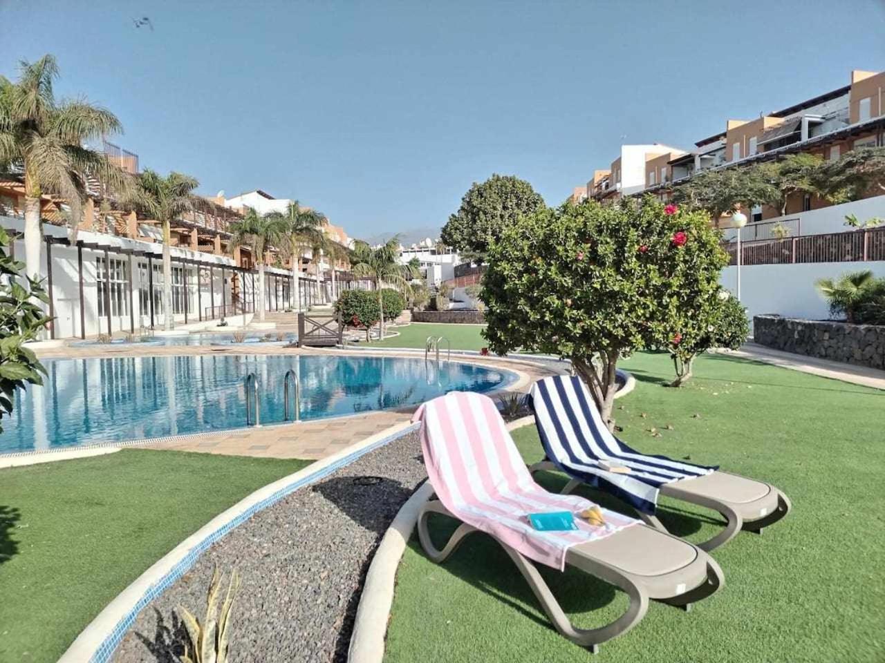 Rentenerife Magec Swing & Sun Amarilla Golf Сан Мигел де Абона Екстериор снимка